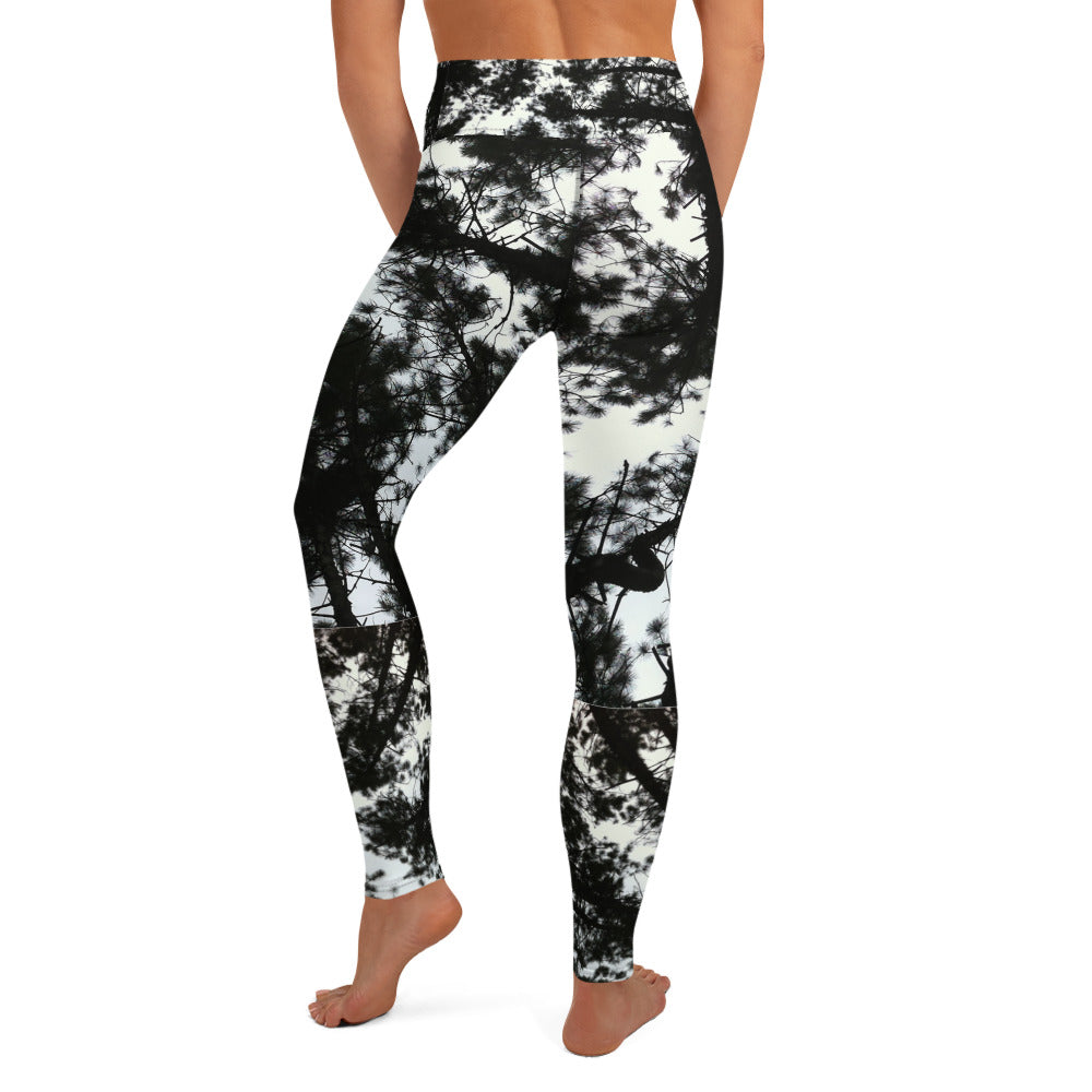 all-over-print-yoga-leggings-black-white-alpine-air-gym-leggings-workout-streetwear-wickedyo14